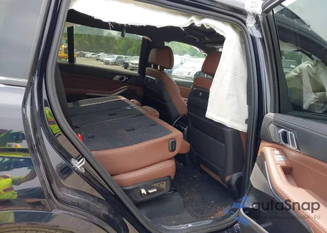 2024 BMW X7 xDrive40I z USA, uszkodzony, nr VIN 5UX23EM01R9S34226